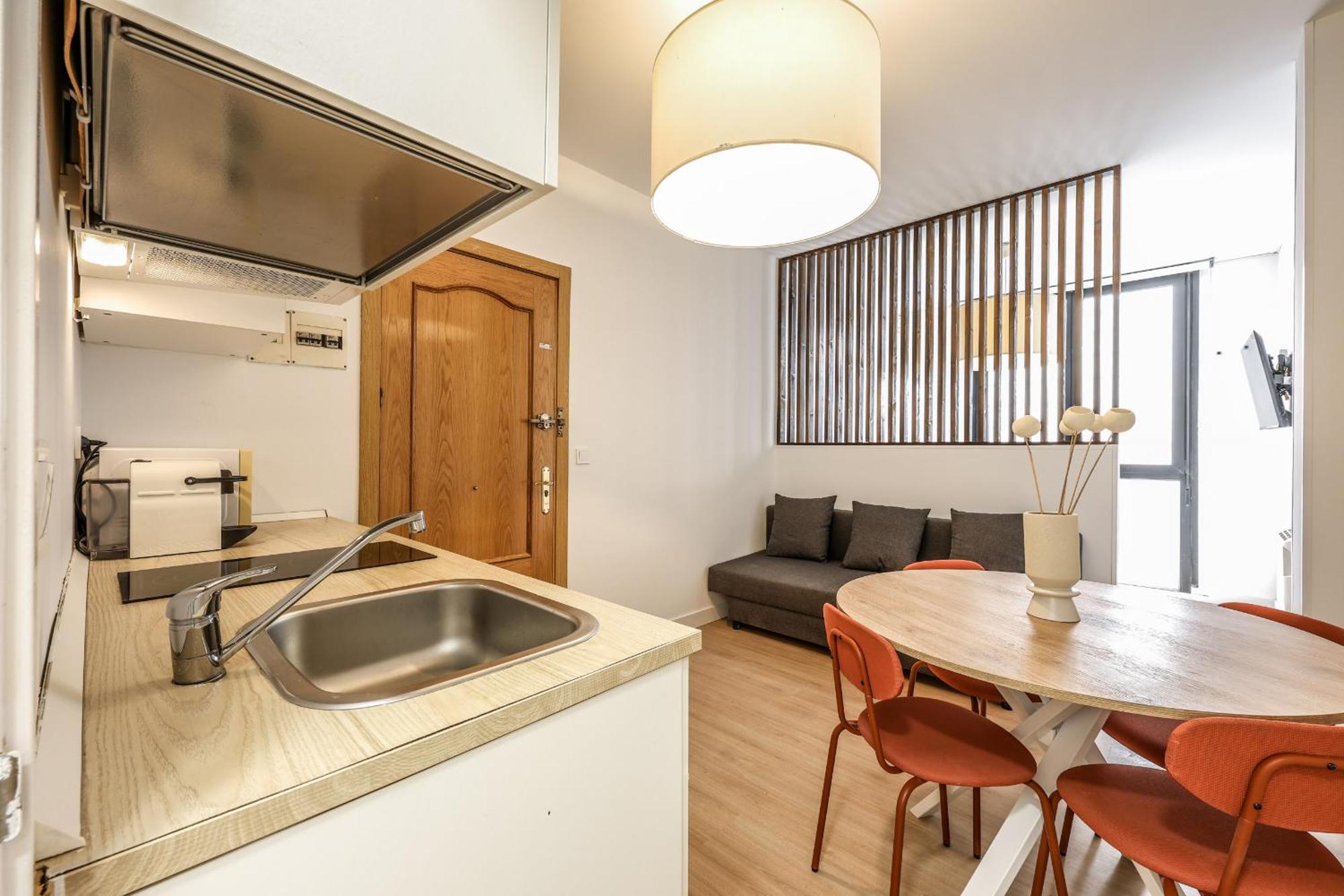 Pequeno Apartamento Reformado En Tirso De Molina Alquiler Temporal Madrid Esterno foto